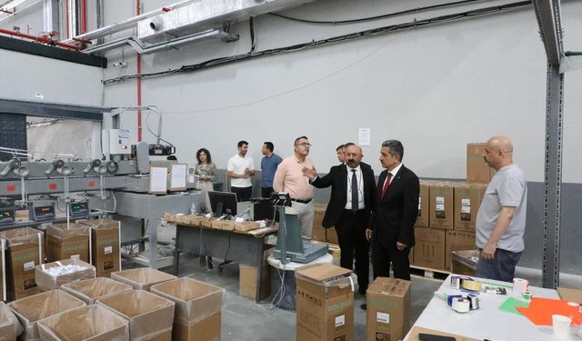 Kırklareli Valisi Ekici, fabrika ziyaretlerini sürdürüyor