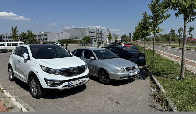 Kocaeli Emniyet Müdürlüğü otoparkındaki şüpheli bacağından vurularak etkisiz hale getirildi