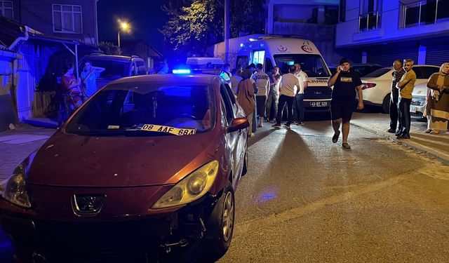 Kocaeli'de otomobille çarpışan motosikletin sürücüsü yaralandı