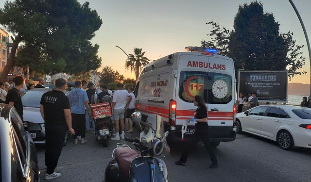 Kocaeli'de park halindeki araca çarpan motosikletin sürücüsü yaralandı