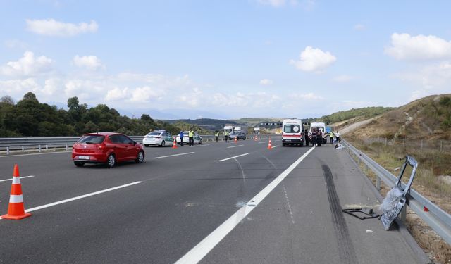 Kocaeli'de tır ile hafif ticari aracın çarpıştığı kazada 1 kişi yaralandı