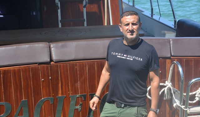 Nadir rastlanan deniz canlısı "mavi ıstakoz" Ayvalık'ta görüntülendi