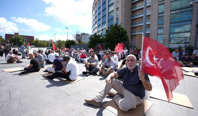 Saadet Partililerden İsrail'le ilgili suç duyurularının işleme konulmadığı iddiasıyla suç duyurusu