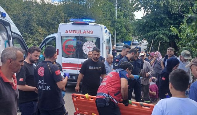 Sakarya'da pat patın devrilmesi sonucu 10 kişi yaralandı