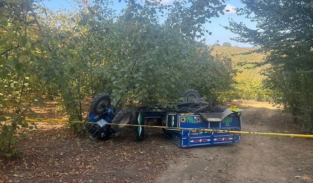 Sakarya'da tarım aracının devrilmesi sonucu 1 kişi öldü, 3 kişi yaralandı