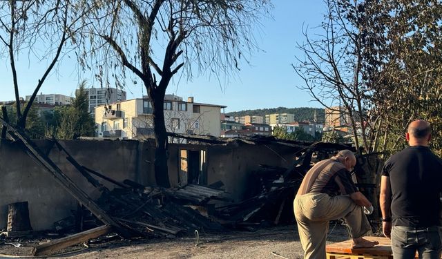 Sancaktepe'de depoda çıkan yangın söndürüldü