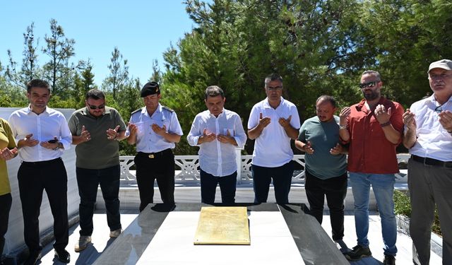 Şehit Yarbay Hüseyin Avni Bey mezarı başında anıldı