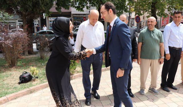 Söğütlü Kaymakamlığına atanan Mehmet Göze görevine başladı