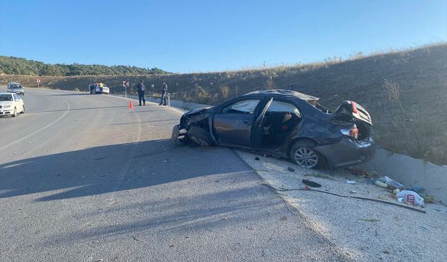 Söğüt'te devrilen otomobildeki 4 kişi yaralandı