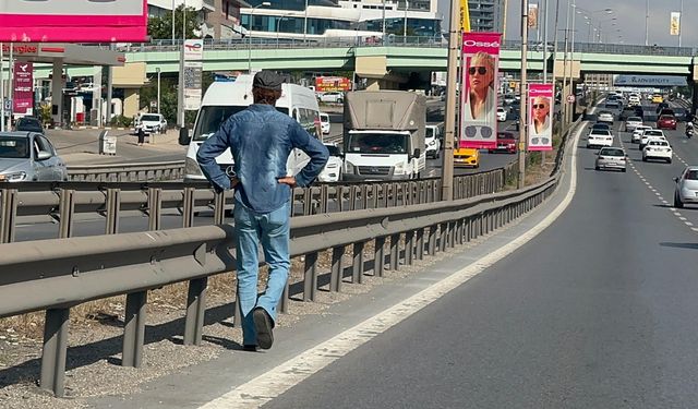 Sosyal medyada "yürüyen adam" olarak bilinen kişi evinde ölü bulundu