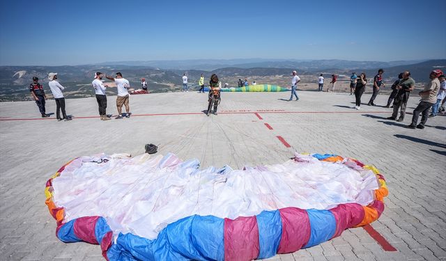 "Take Off Bilecik" yamaç paraşütü etkinliğinde 110 sporcu uçuş yaptı