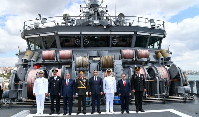 Tekirdağ Valisi Soytürk "TCG Işın" gemisini ziyaret etti