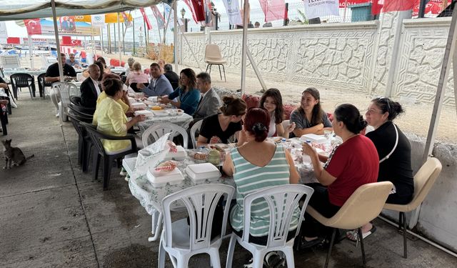 Tekirdağ'da balıkçılar kahvaltıda bir araya geldi