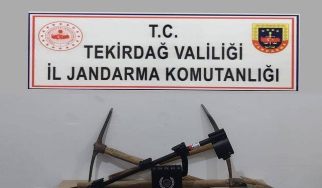 Tekirdağ'da kaçak kazı yapan 3 kişi suçüstü yakalandı