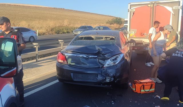 Tekirdağ'da otomobile arkadan çarpan motosikletteki 2 kişi yaralandı