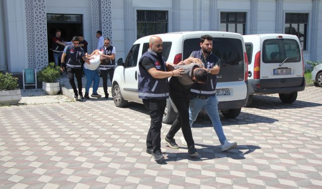 Tırlar ile şantiyelerden hırsızlık yapan 6 zanlı İstanbul'da yakalandı