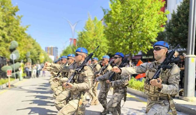 30 Ağustos Zafer Bayramı kutlamalarında Jandarma gösterisi beğeni topladı