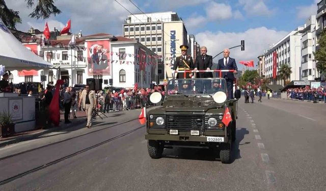 30 Ağustos Zafer Bayramı’nın 102. yılı Bursa’da coşkuyla kutlandı