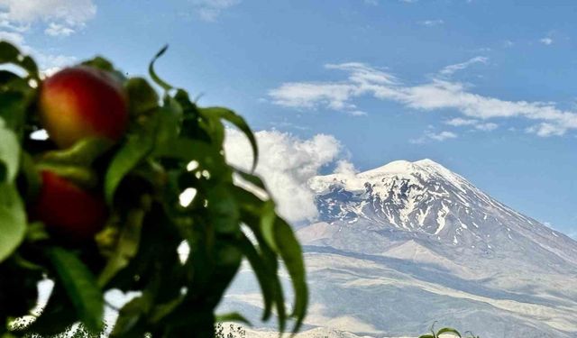 Ağrı Dağı ihtişamıyla göz kamaştırıyor