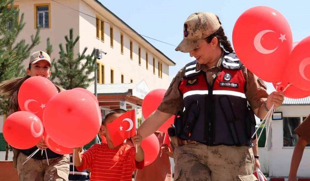 Ağrı’da jandarma mesleğini tanıttı