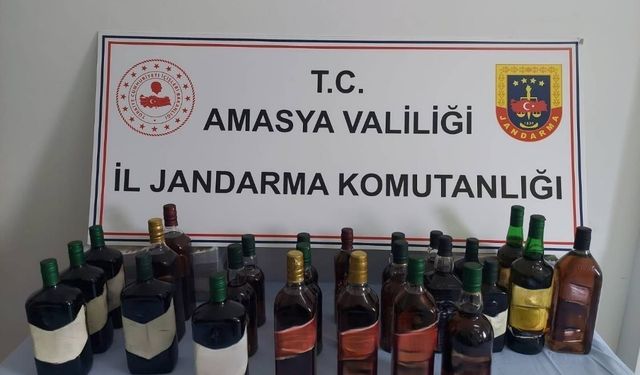 Amasya’da 26 şişe gümrük kaçağı alkol ele geçirildi