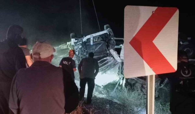 Amasya’da tır devrildi: 1 ölü, 1 yaralı