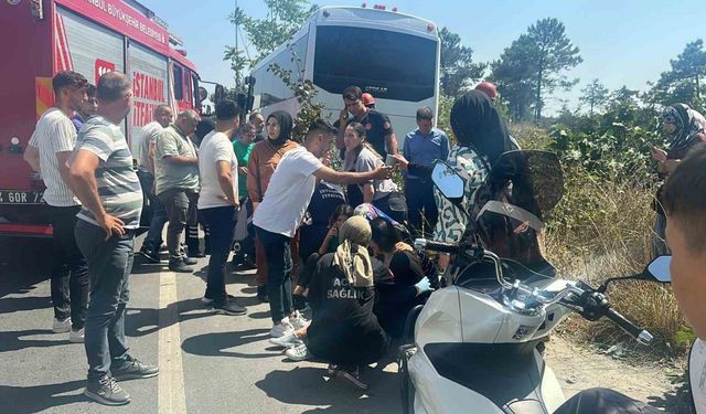 Arnavutköy’de şehir hastanesi personellerini taşıyan servis kazaya karıştı: 5 işçi yaralı