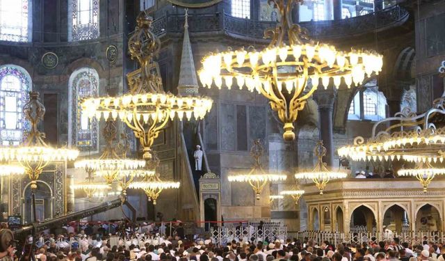 Ayasoyfa Camii’nde Haniye için gıyabı cenaze namazı kılındı