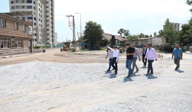 Başkan Çolakbayrakdar, “Yenidoğan’ın trafik akışını daha konforlu hale getiriyoruz”