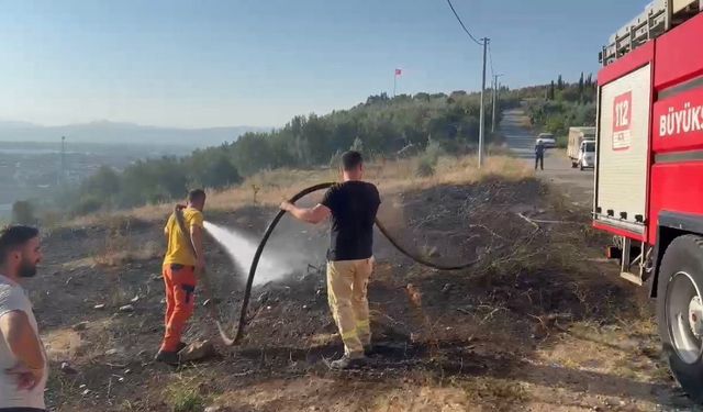 Bursa’da çıkan yangın ormanlık alana sıçramadan söndürüldü