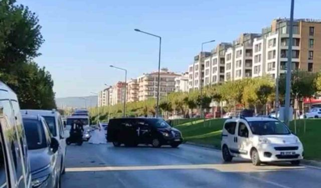 Bursa’da düğün konvoyu terörü.. Yolu kesip dakikalarca oyun oynadılar