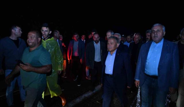 Büyükşehir, Bünyan’daki sel felaketinde 24 iş makinesi ve 71 personel ile görev aldı