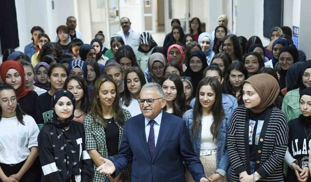 Büyükşehir; öğrencilere ulaşım kartı yardım desteğini sürdürecek