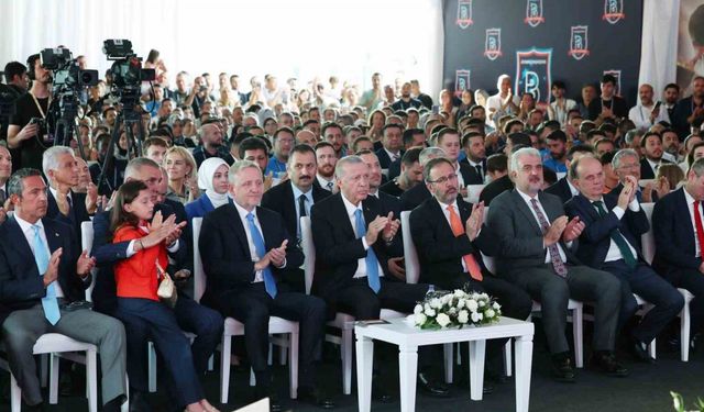 Cumhurbaşkanı Erdoğan: "Hangi sebeple olursa olsun futbola husumetin, holiganlığın, kavganın, ideolojinin girmesi, her şeyden önce sporun ruhuna zarar verir"