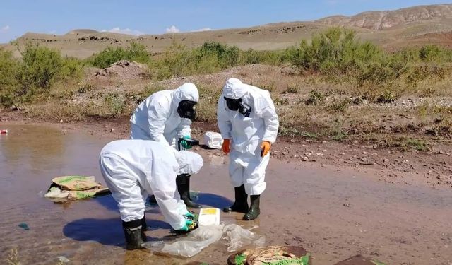 Derede kimyasal korku: Özel kıyafetli ekipler harekete geçti