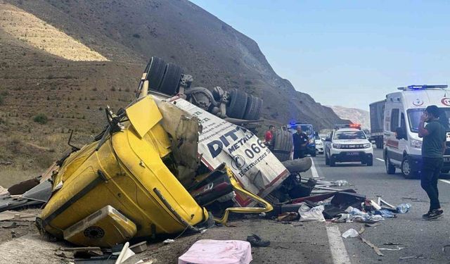 Erzincan’da 4 kişinin öldüğü kazanın nedeni tırın patlayan lastiği