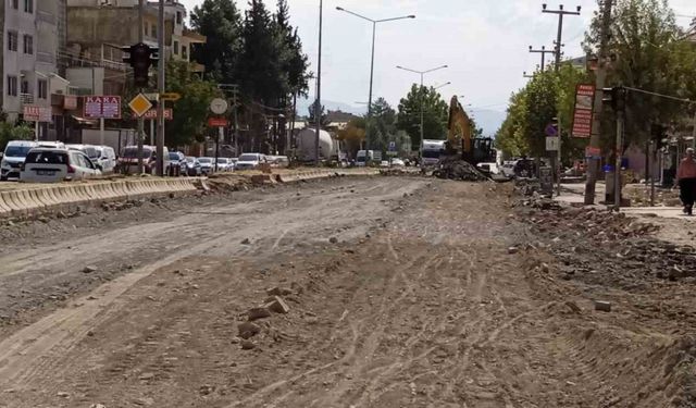 Gölbaşı’nda şehir içi karayolunun yapımına başlandı