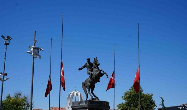 İç Anadolu’da bayraklar yarıya indirildi