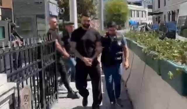 İçişleri Bakanı Ali Yerlikaya duyurdu: Beyoğlu’nda eğlence mekanında kadınları darp eden şahıslar yakalandı