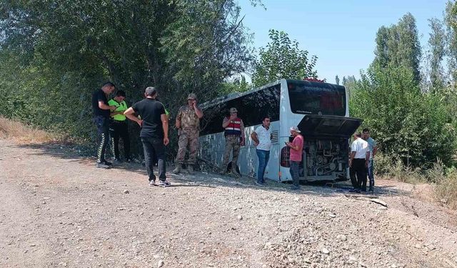 Iğdır’da yolcu otobüsü kaza yaptı: Yaralılar var