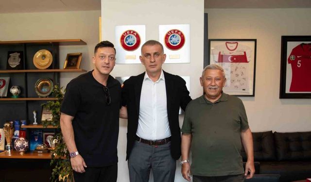 İrfan Gündüz ve Mesut Özil’den TFF Başkanı Hacıosmanoğlu’na ziyaret