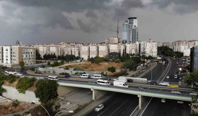 İstanbul’a yağmur bulutları böyle geldi