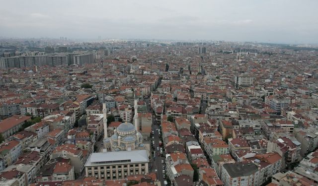 “İstanbul’da kendiliğinden yıkılacak 400 bina var”