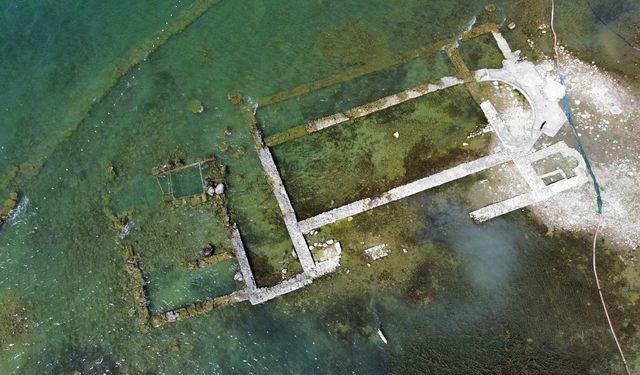 İznik Gölü’ndeki bazilika, kuralıktan dolayı gün yüzüne çıktı