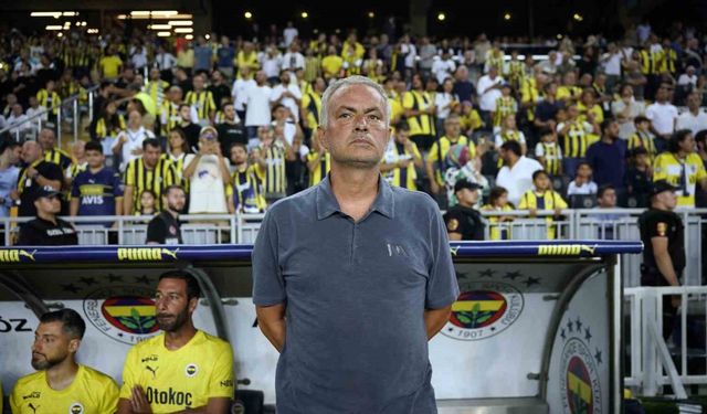 Jose Mourinho, kazanan kadroyu bozmadı