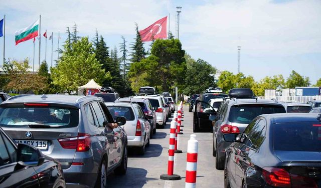 Kapıkule’de rekor: 3 milyon 814 bin 544 yolcu girişi ve çıkışı oldu