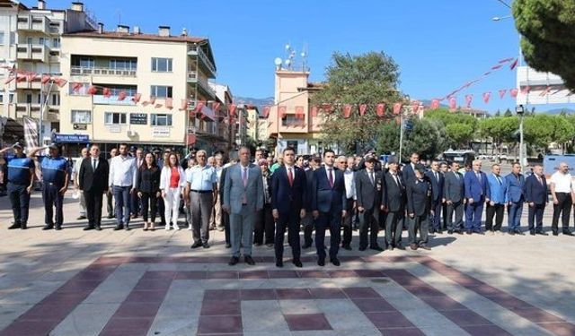 Karacasu’da Zafer Bayramı’nın 102. yıl dönümü törenle kutlandı