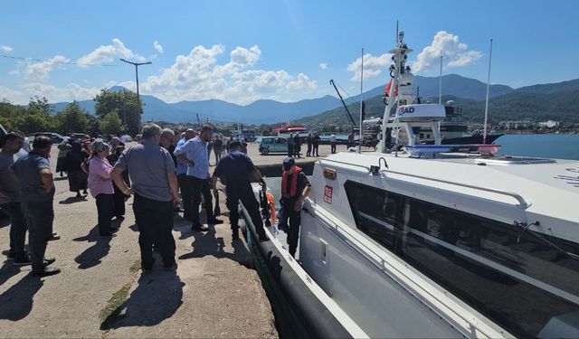 Kastamonu’da batan teknedeki üç vatandaşın yakınları, gelecek iyi haber için bekliyor