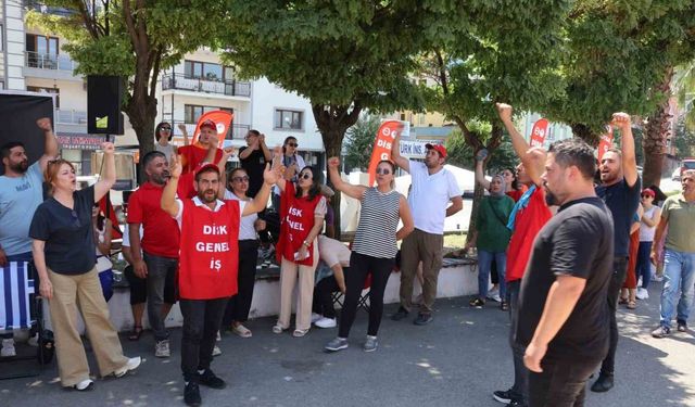 Kemalpaşa ve Çiğli belediyelerinden çıkarılan işçilerin eylemi sürüyor