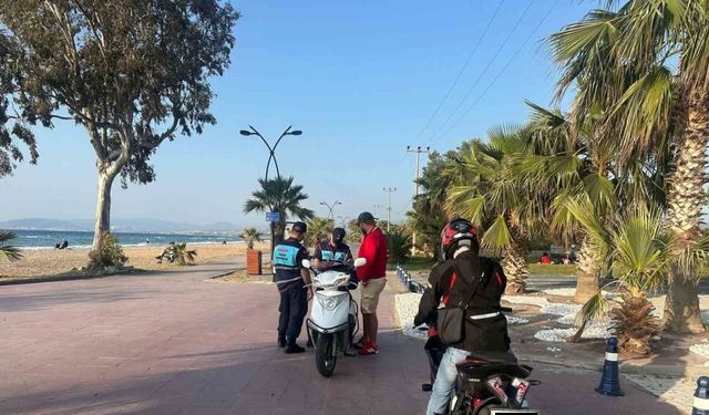 Kuşadası jandarmasından bisiklet yolunda denetim